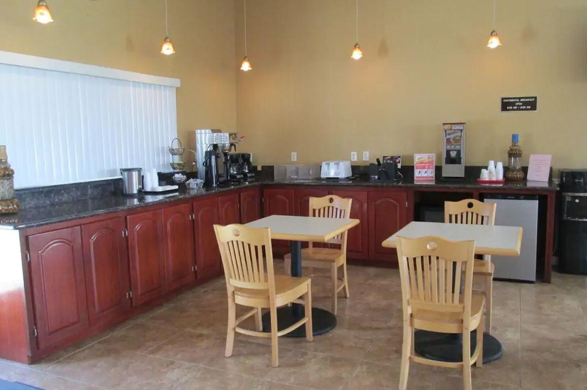 Valley Oaks Inn וודלנד מראה חיצוני תמונה