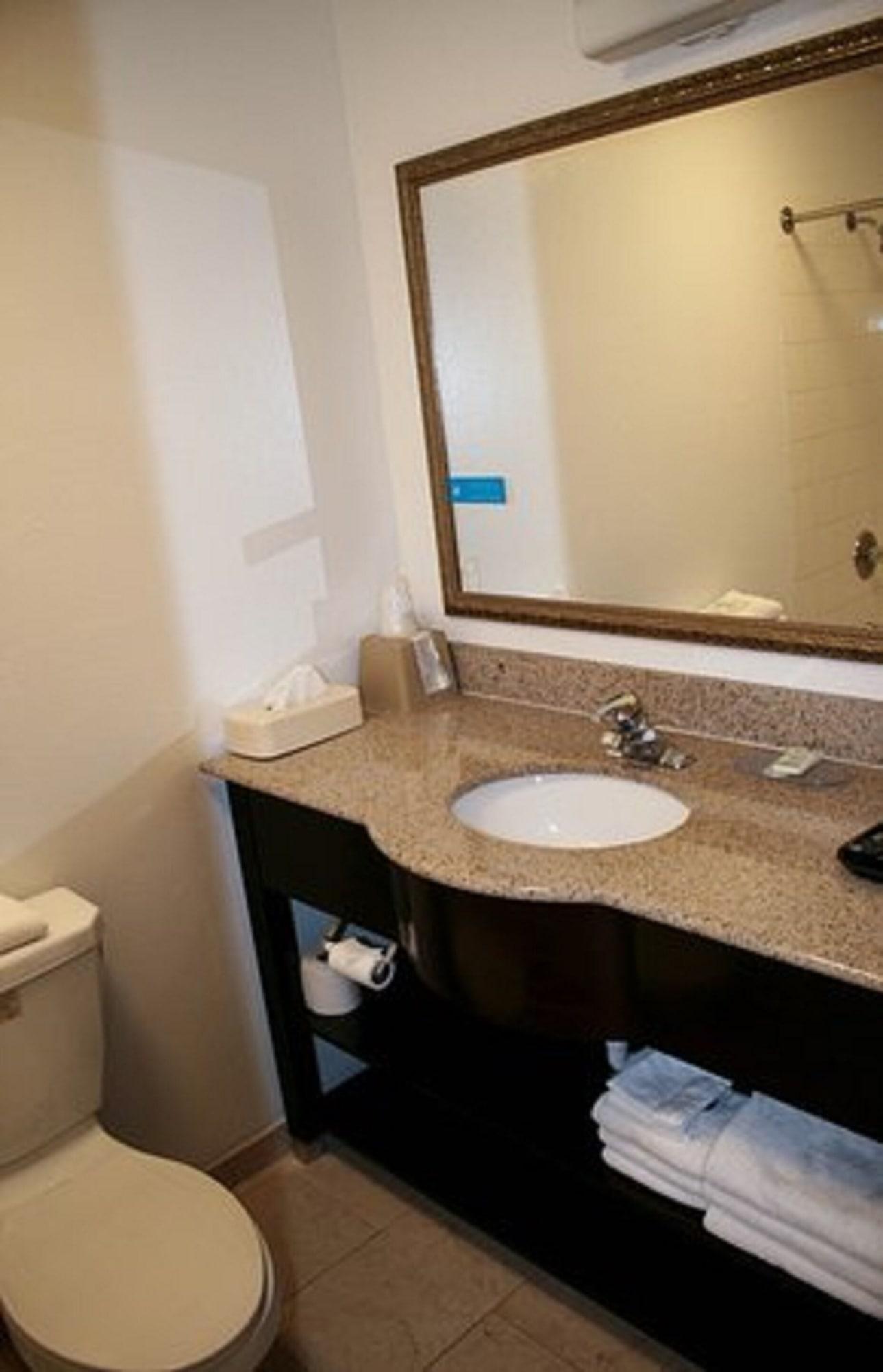 Valley Oaks Inn וודלנד מראה חיצוני תמונה
