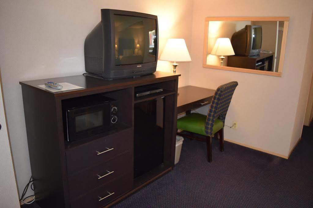 Valley Oaks Inn וודלנד מראה חיצוני תמונה