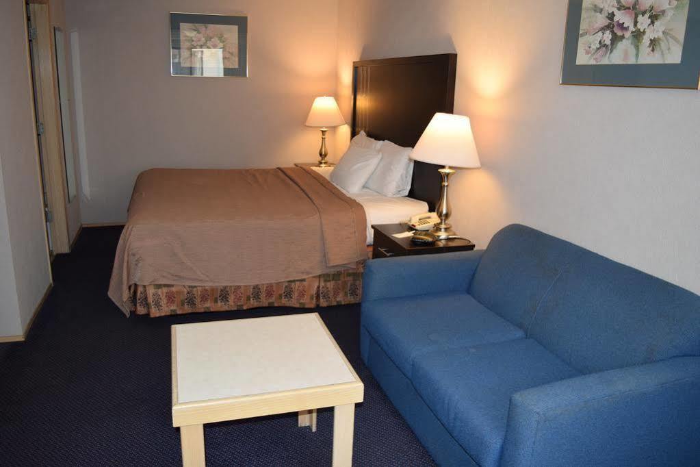 Valley Oaks Inn וודלנד מראה חיצוני תמונה