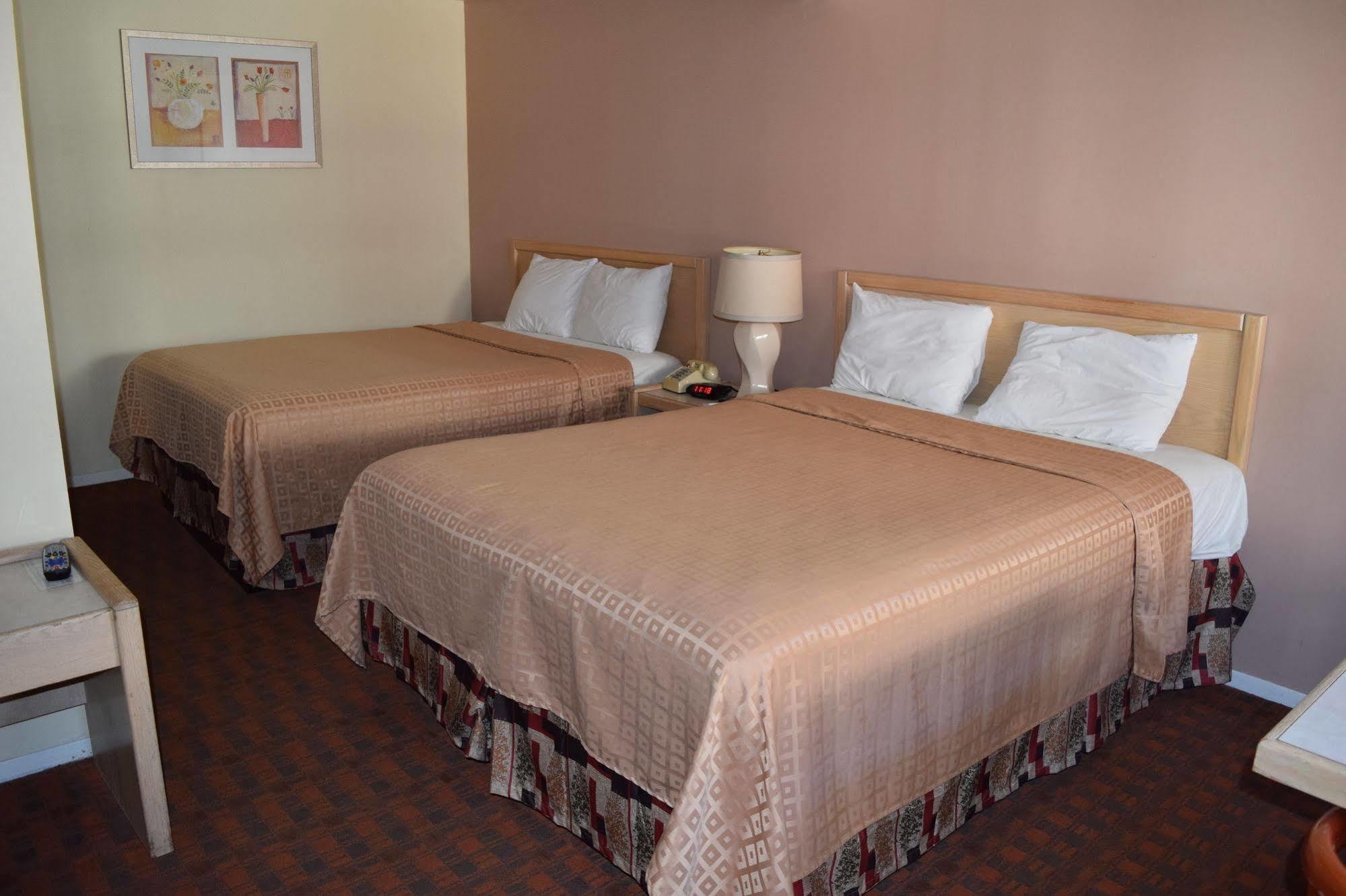 Valley Oaks Inn וודלנד מראה חיצוני תמונה